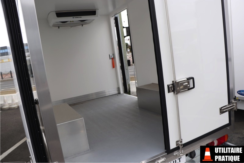 renault master frigorifique par cazaux sur plancher cabine