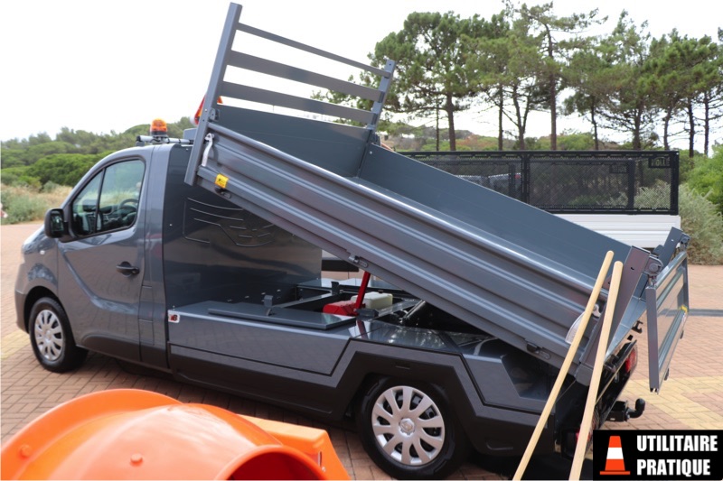 Renault Trafic benne JPM par TIB Carrosserie, benne jpm alu sur le plancher cabine renault trafic par tib