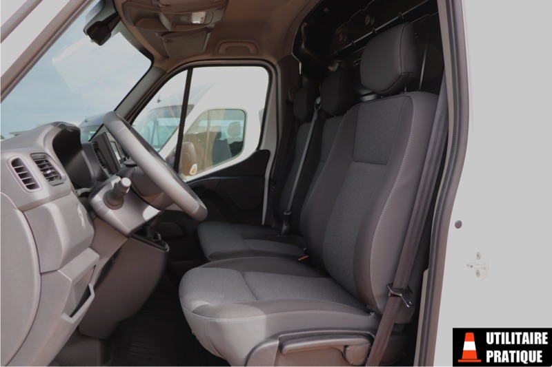 sellerie et accueil comparable au diesel il n y a un airbag que pour le conducteur