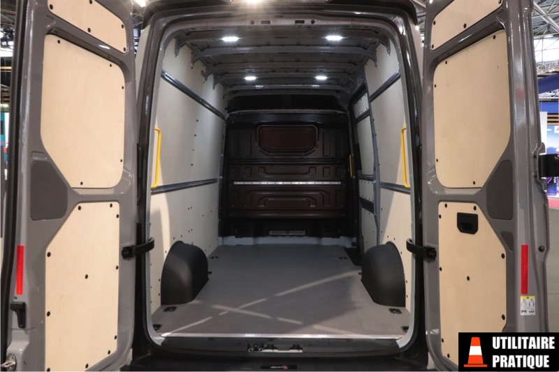 interieur avec un habillage bois pour les 11 3 m3 de ce l3h3