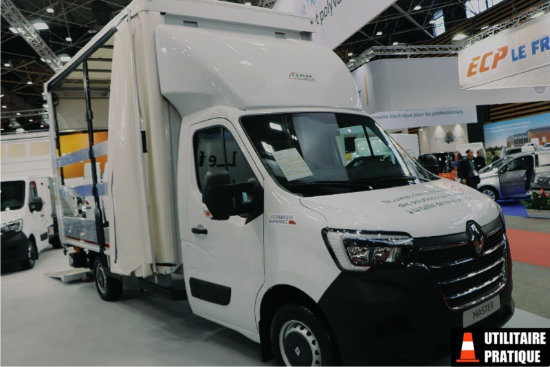 Renault Master grand volume Carfar bâche et panneaux - Utilitaire