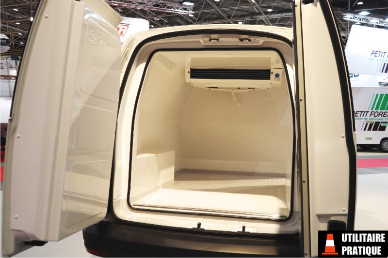 vue d accessibilite avec l isolation des portes battantes et les passages de roues