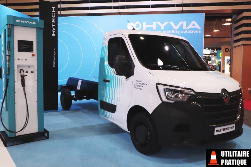 Hyvia : une usine à Flins et trois utilitaires à hydrogène, stand hyvia sur le salon solutrans 2021