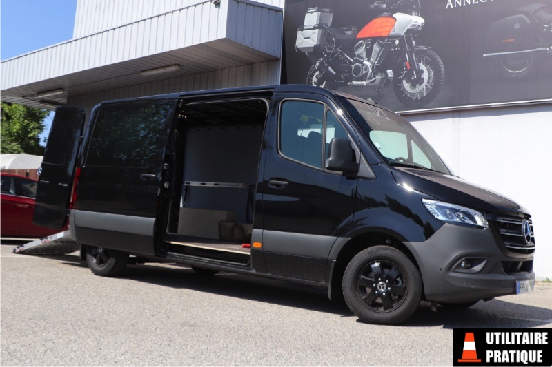 mercedes sprinter avec des options specifiques comme ces jantes