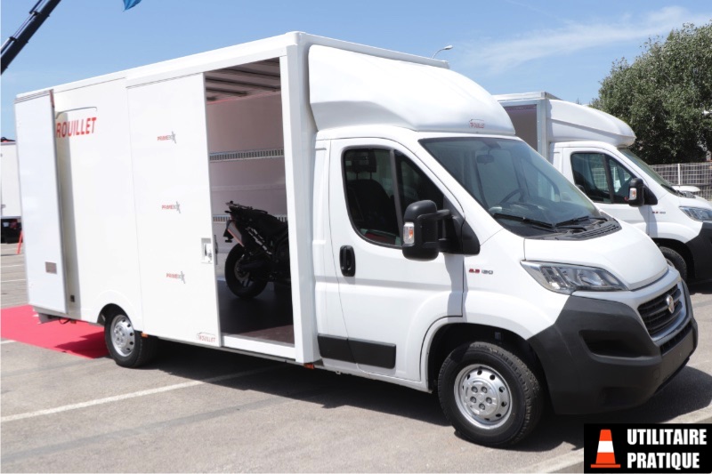 caisse primebox trouillet avec porte mixte a l arriere et porte laterale coulissante sur un plancher cabine fiat ducato