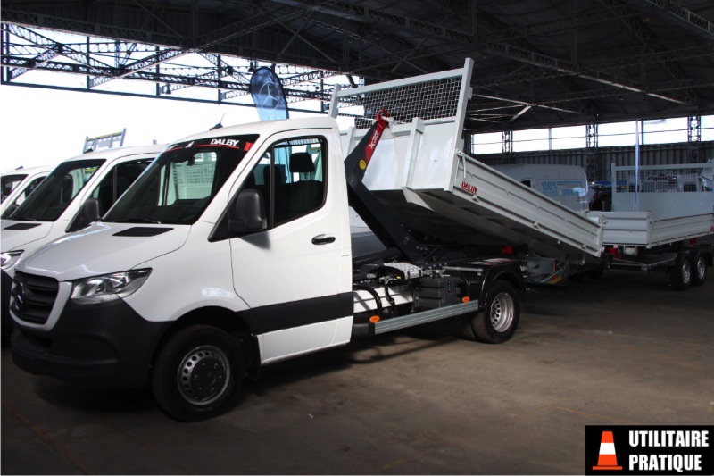 Dalby : bras et caisson jusqu'à 7t avec un Mercedes Sprinter, bras de levage dalby minox brx sur un sprinter 516 cdi