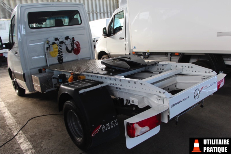 Tracteur routier Ancy sur la base d'un Mercedes Sprinter, mercedes benz sprinter 519 cdi transforme en tracteur routier par ancy