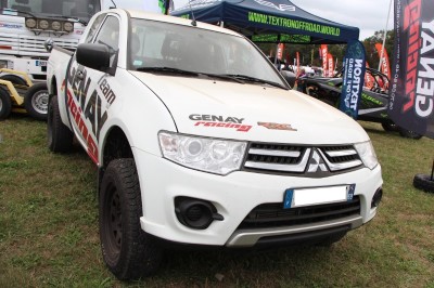 Mitsubishi L200 double cabine pour Genay Racing