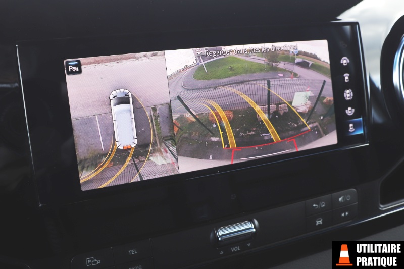 aide au stationnement avec les differentes cameras qui facilitent les manoeuvres