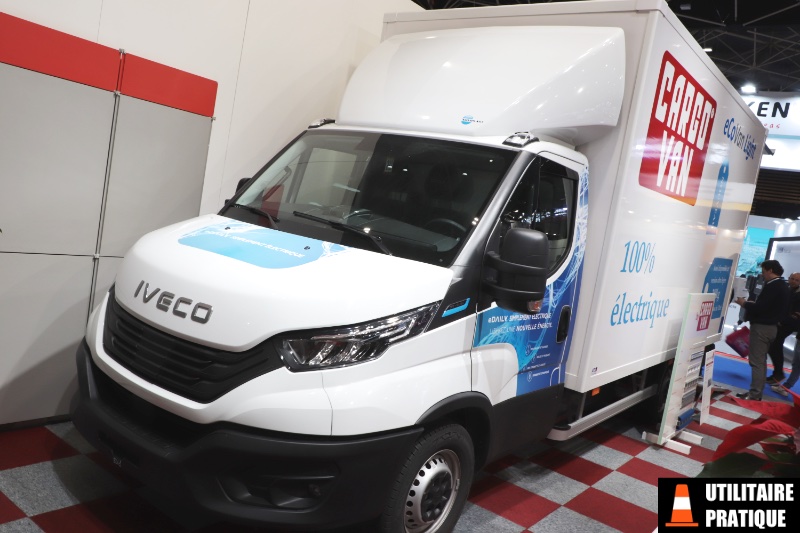 c est une iveco daily electrique qui recoit cette caisse de 20 m3