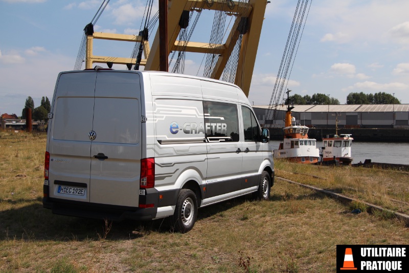 volkswagen ecrafter dans la zone protuaire d hambourg