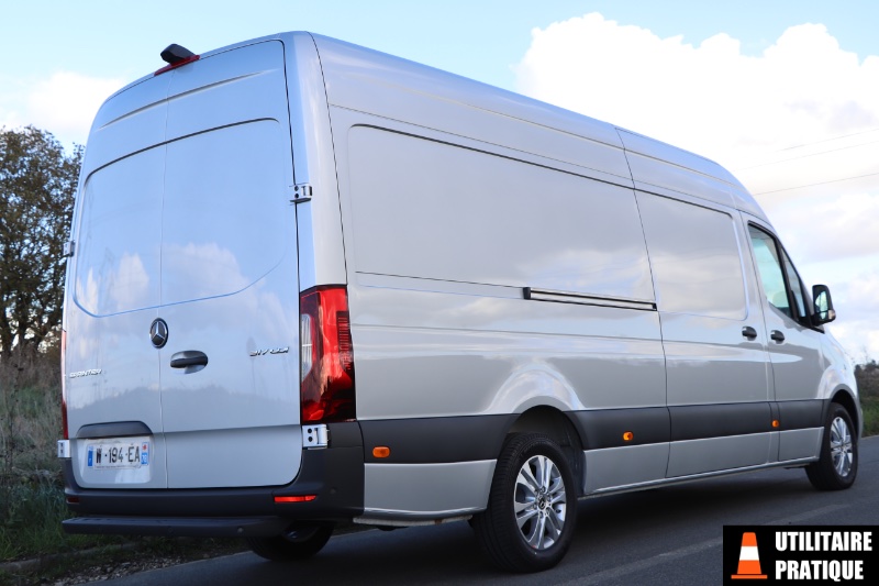 sprinter dans sa grande longueur avec son impressionnant porte a faux arriere