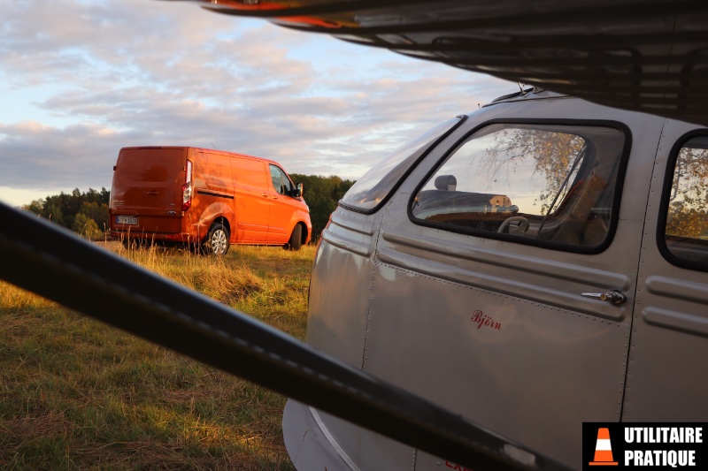 rien ne distingue un ford transit custom phev dun diesel en dehors du badge plug in hybride