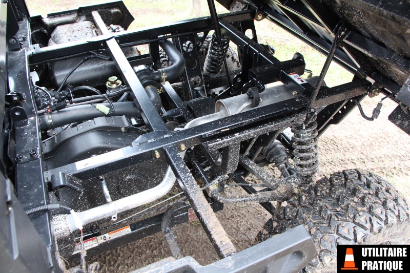 chassis et transmission du kioti utv 2400 k9 sous la benne