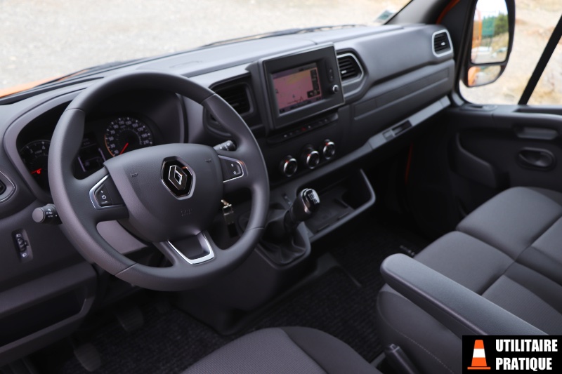 interieur revu pour le nouveau renault master 2019