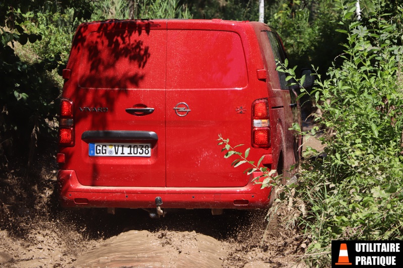 le mode 4wd pour le 4 4 permet de passer dans de la boue profonde sans souci