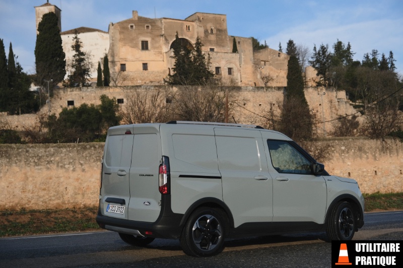 le ford transit courier change enormement en 2024